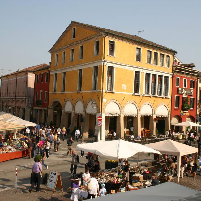 Flea Market &#8220;Mercatino dei Portici&#8221; in Piove di Sacco